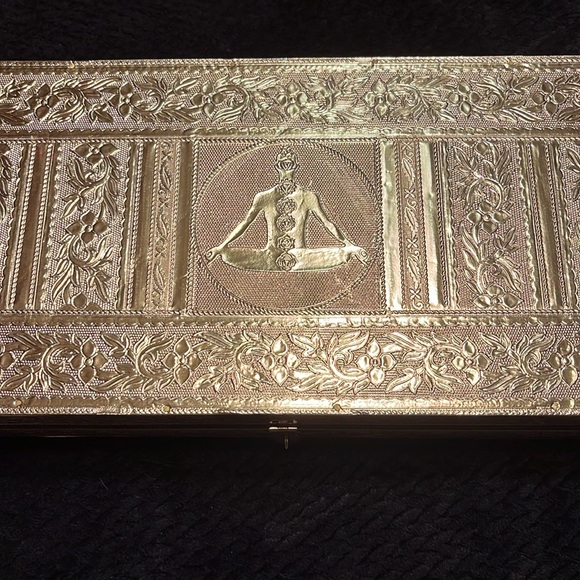 🌟NWT: Gold Chakra Jewelry Box - Picture 6 of 9